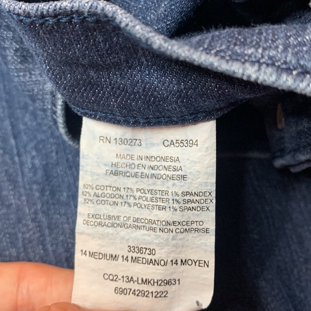 NWOT Lee Classic Fit Capris - Picture 3 of 7